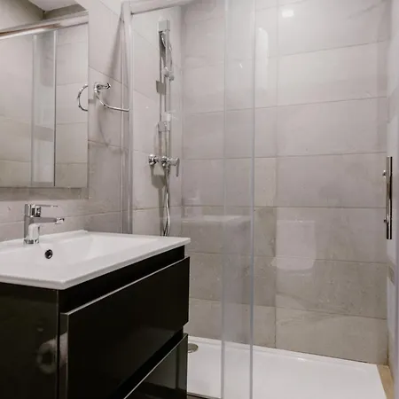 Апартаменты La88 Bayview I Слима